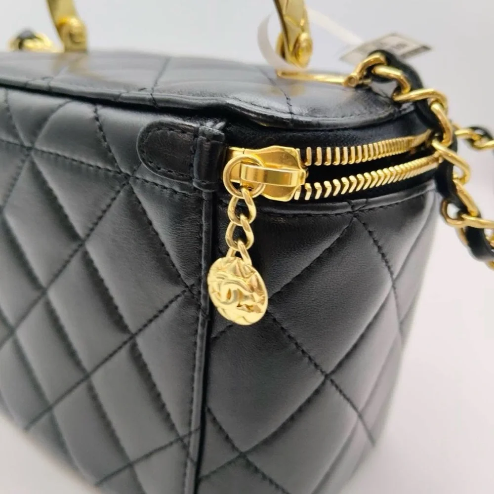 Chanel Jewelled spellout Bangle top handle Black Quilted Lambskin Vanity Bag - Picture 8 of 9